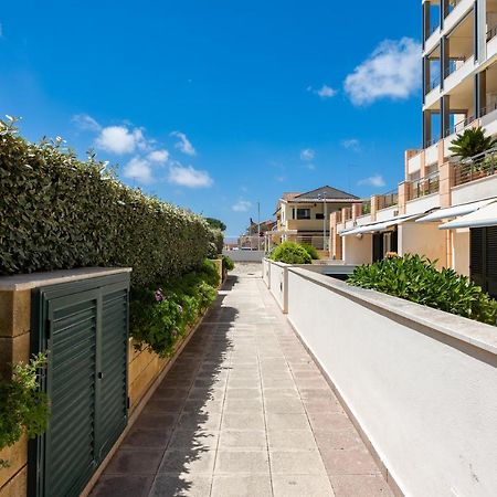 La Casa Del Sole - Appartamento Con Piscina Frontemare A Pochi Minuti Da Oristano Torre Grande Luaran gambar